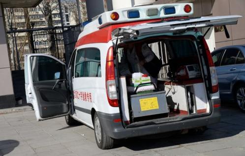 救護車生產廠家簡析車內的醫療配置有哪些？